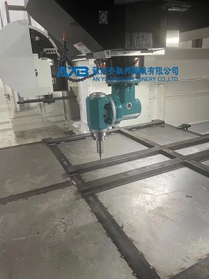 萬能銑頭萬向銑頭龍門加工中心圖片